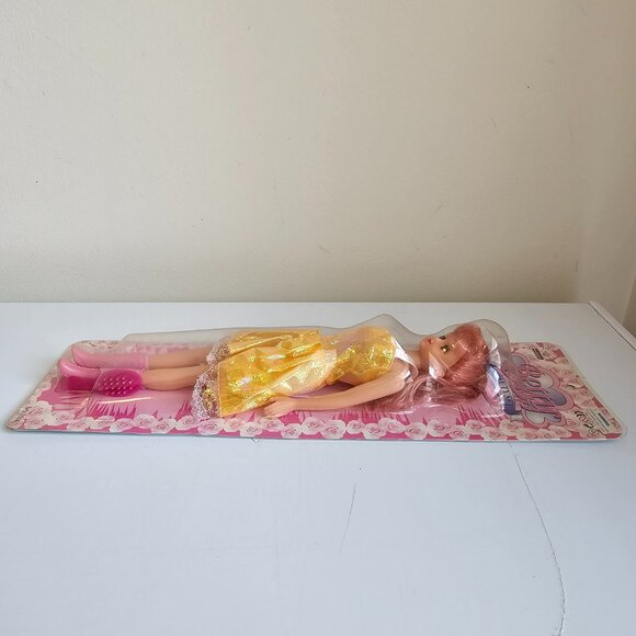 Huida Toy Betty Beauty Set Fashion Clone Doll Strawberry Blond Yellow Dress 11" - Picture 7 of 8